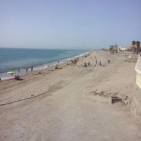 Con Piscina Y Terraza A 50 Metros De La Playa * Roquetas de Mar