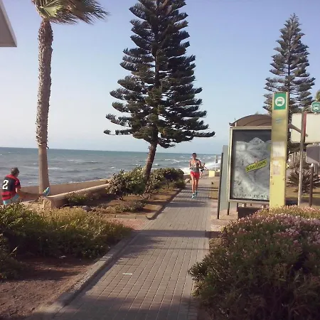 Con Piscina Y Terraza A 50 Metros De La Playa