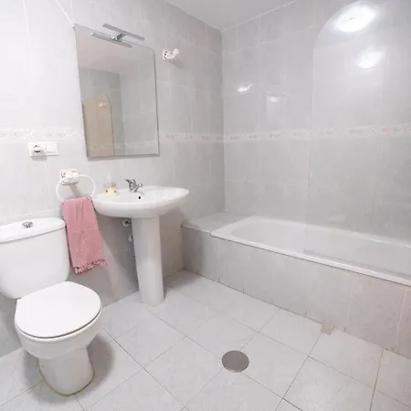 Con Piscina Y Terraza A 50 Metros De La Playa * Roquetas de Mar